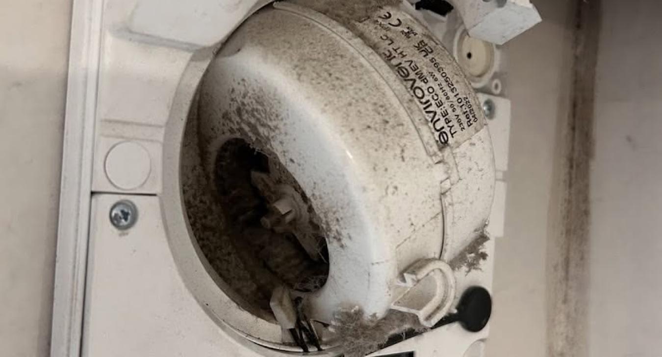 Extractor fan servicing and maintenance 